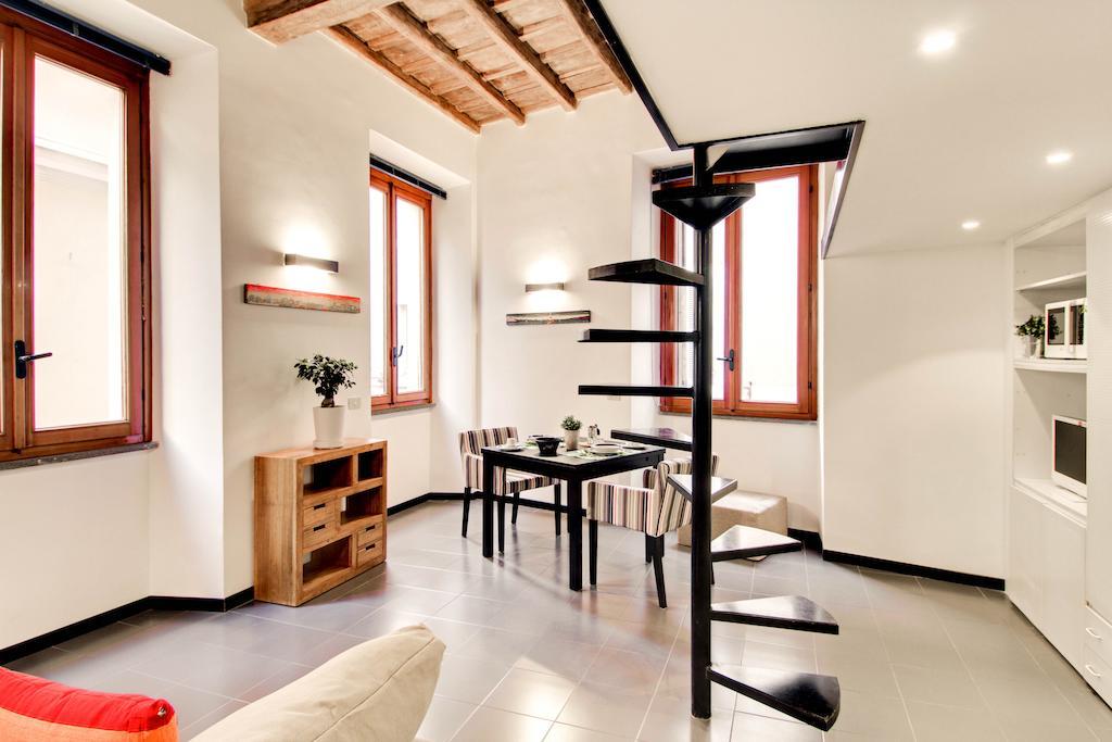 Casawally Rome Room photo